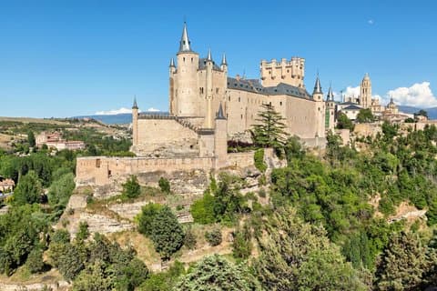Northern Spain (Shell Bay & Art Landmarks) 4-Day Private Tour