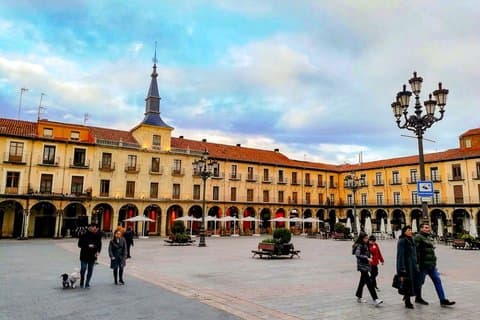 Guided Cultural Tour of the Historic Center of León