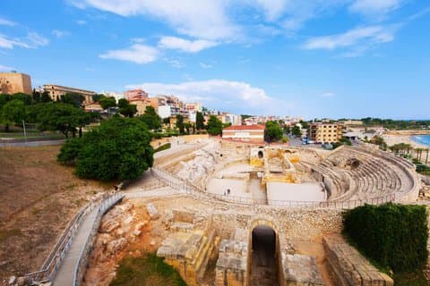 Hello Tarragona: Private 2-Hour Intro City Walk with Local Guide