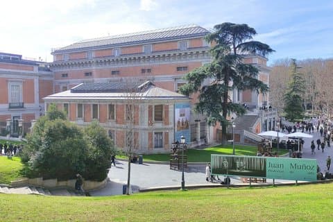 Madrid: Private Prado Museum Tour & Retiro Park by Bike