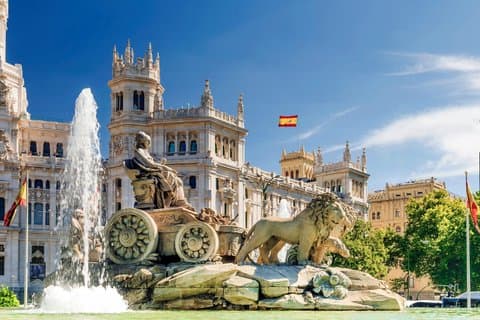 Madrid Half-Day Small Group Tour with Royal Palace & Hotel Pickup