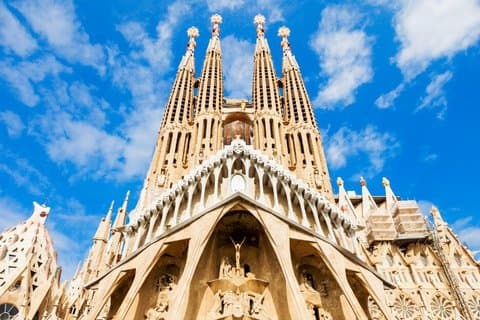 Barcelona: Sagrada Familia Skip-the-Line Private Family Tour
