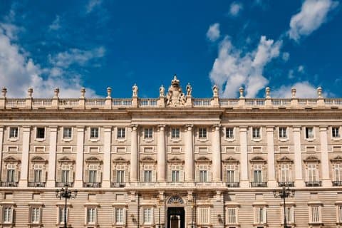 Madrid visit to the Royal Palace in Premium Group