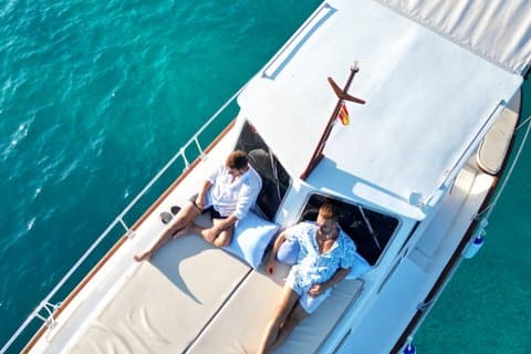 Private Tour in LLAÜT a Calo d’es Moro in 2 hours
