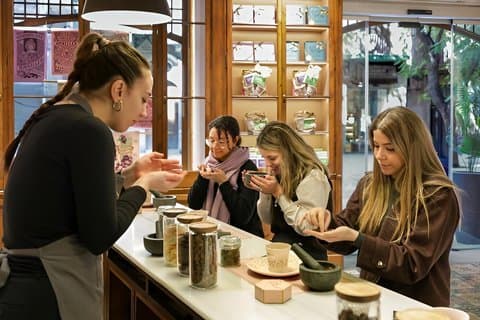El Born Dragon Hunt and Chocolate Workshop