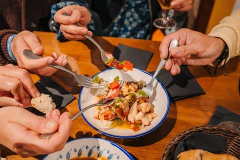 Cadiz Food Tour: Tapas, Drinks and Delights with a Local