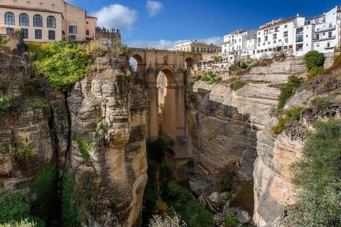 Discover Ronda and Setenil de las Bodegas in a Day from Málaga