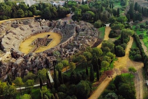 Visit illustrated by Italica History Archaeology and Engineering