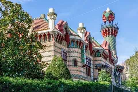 Day trip from Bilbao Capricho de Gaudi Santillana and Santander