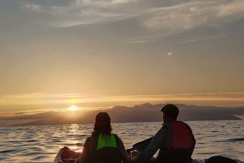 Sunset kayaking trip in Alcalá: single kayaks, max. 6 people