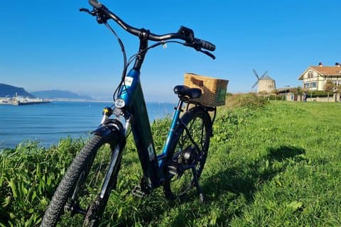 Private Bilbao to Getxo Scenic Bike Tour with Coastal Views