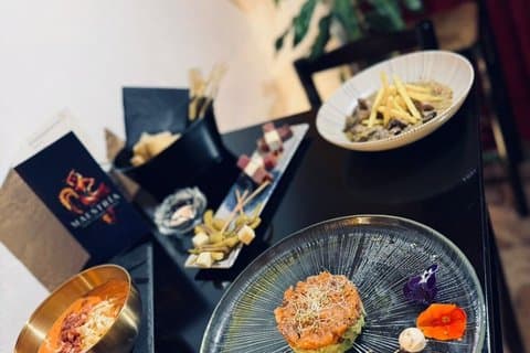 Wines and Tapas with History