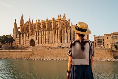 Old Town and Waterfront Private Photoshoot in Palma