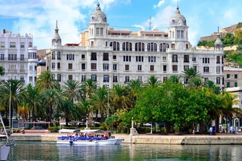 Alicante Walking Tour with Audio Guide on Your Smartphone