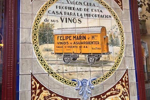 Tapas Tour in Malasaña and Chueca with Drinks