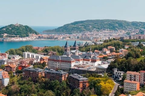 Customizable Private Sightseeing Tour in San Sebastián