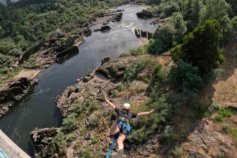 Hanging Jump to Release Your Courage in Melgaço