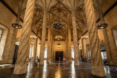 Valencia La Lonja de la Seda Tour with Fast Track Entry