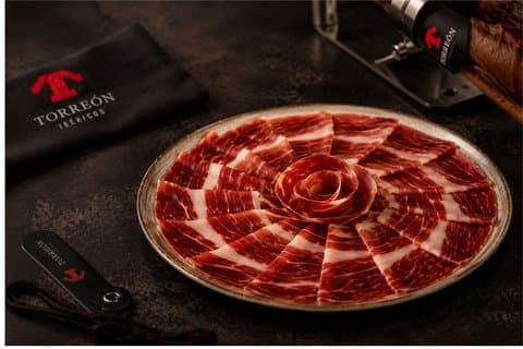 Visit to the Ham Factory in Salamanca. Tasting and Masterclass