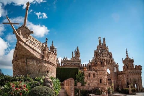 Mijas and Marbella with Puerto Banús and Colomares Castle Tour