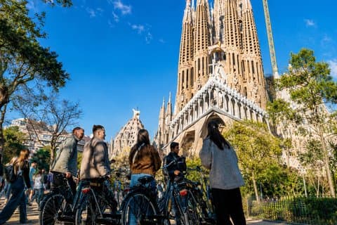 Barcelona: Gaudí, Landmarks & Hidden Gems Bike Tour