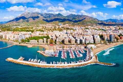 Hello Marbella: Private 2-Hour Intro City Walk with Local Guide