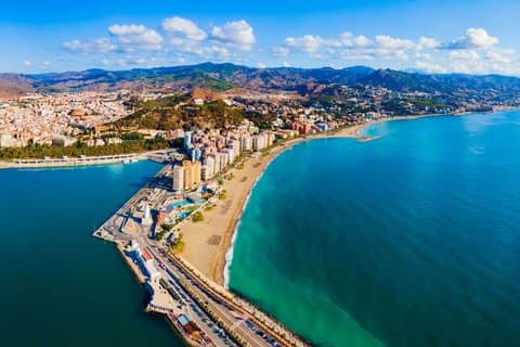 Hello Málaga: Private 2-Hour Intro City Walk with Local Guide
