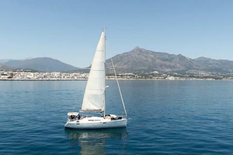 Marbella : enjoy the luxury of Puerto Banus by sailboat
