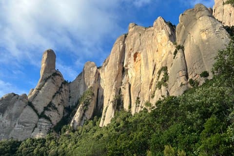 Cavall Bernat by the Normal and Classic Way of Montserrat