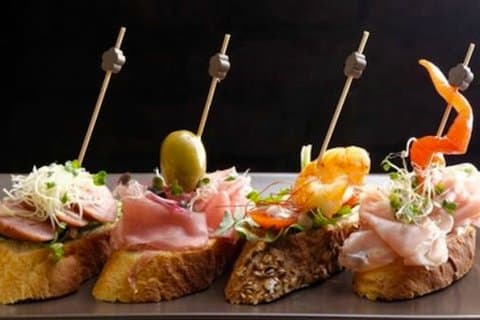 Self-guided pintxos tour in San Sebastián – gastronomic route