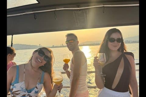Barcelona Private Sailboat Tour with Local Drinks & Snacks