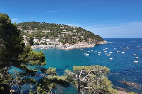 Private Dali Museum and Costa Brava Tour from Barcelona
