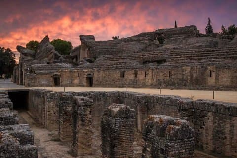 Full Italic : History, Gladiators and Roman Emperors