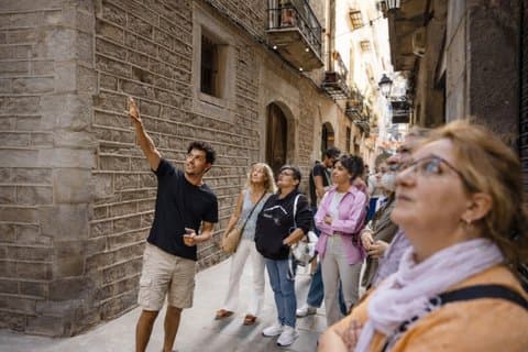 Private Complete Barcelona Walking Tour with Local Guide