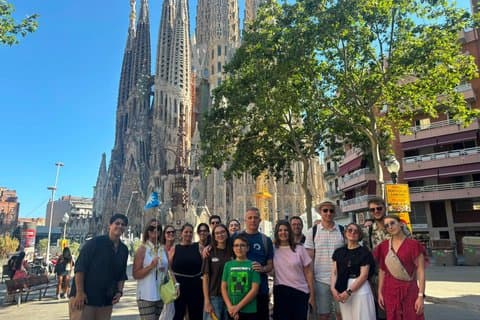Sagrada Familia Priority Entry with Optional Towers Access
