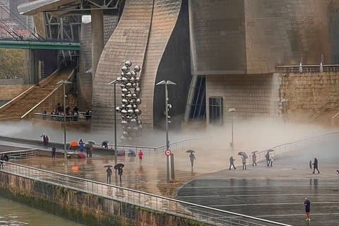 The Guggenheim Effect and the modern architecture of Bilbao