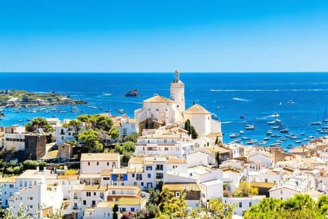 Hello Cadaqués: Private 2-Hour Intro City Walk with Local Guide