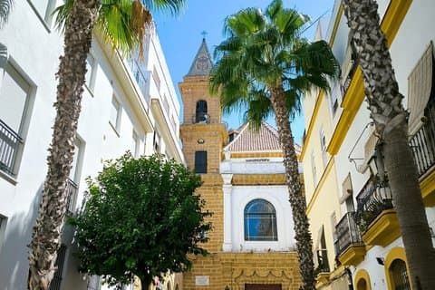 Private Cadiz Shore Walking Tour History Market and Local Flavors