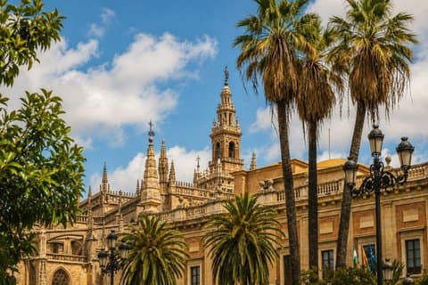 Seville Cathedral & Giralda: Guided Tour with Fast-Track Tickets