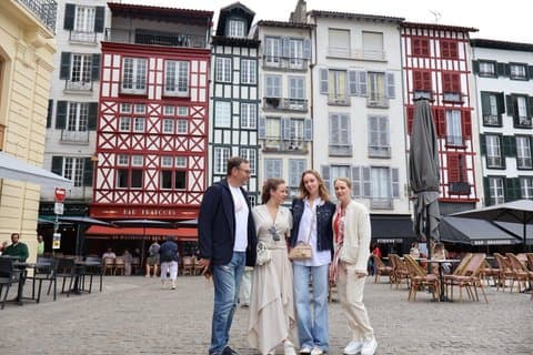 Private French Basque Tour: Biarritz, Bayonne & Chocolate