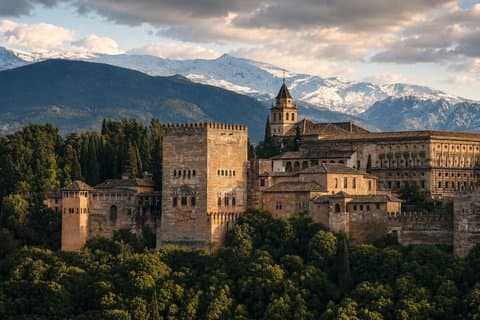 Private Walking Tour with Play Granada