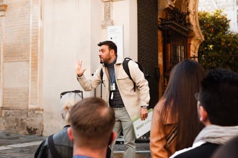 Walking Tour of Sevilla's Historic Sites