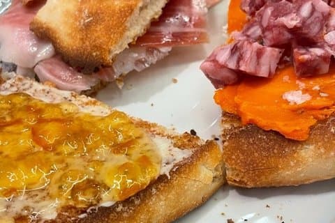 Traditional Spanish Breakfast Experience in Seville