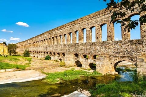 Hello Merida: Private 2-Hour Intro City Walk with Local Guide