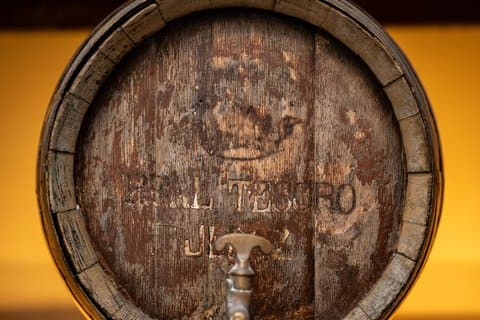 Vermut Tasting Experience in La Licorera. Est. 1932