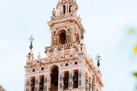 Cathedral, La Giralda and Santa Cruz Quarter Tour "Jewish"