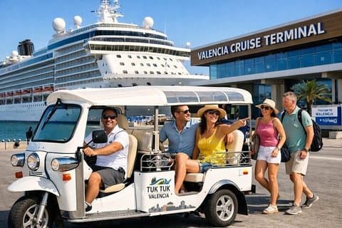 Valencia for Cruisers Tour in Tuk Tuk 2 Hours
