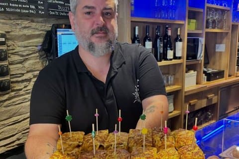 Private Tour: Txakoli Winery and Pintxos Route in Hondarribia