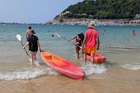 Kayak Sup with a local guide through La concha Bay