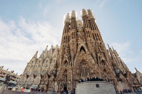 Sagrada Familia Small Group Tour with Skip-the-Line Access